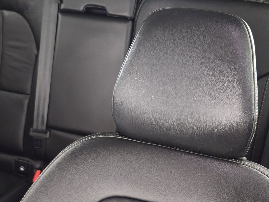 2023 Volvo XC40 B5 Plus Bright Theme