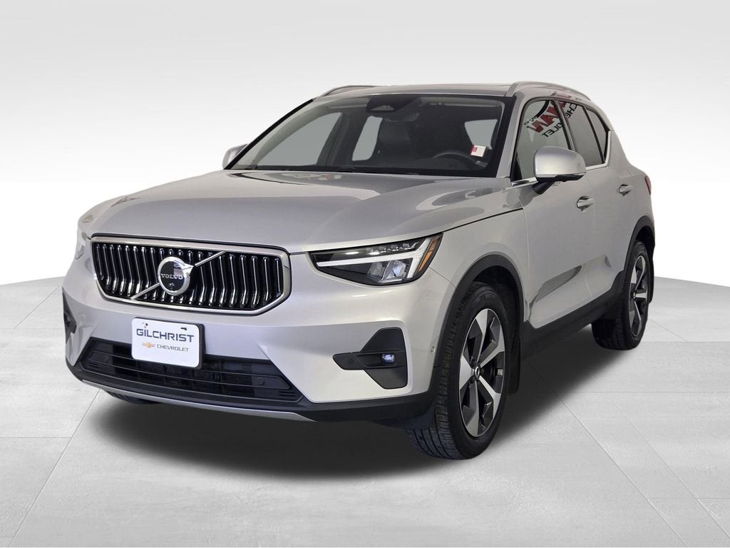 2023 Volvo XC40 B5 Plus Bright Theme
