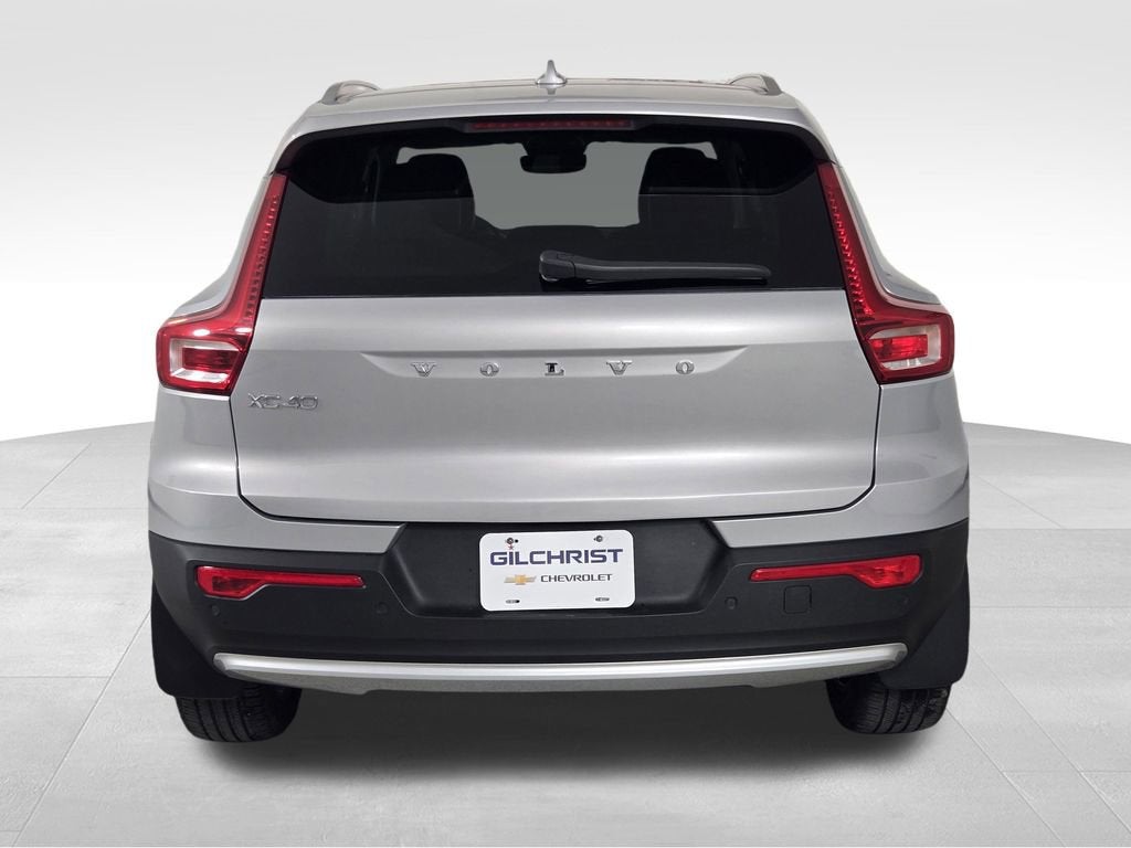 2023 Volvo XC40 B5 Plus Bright Theme